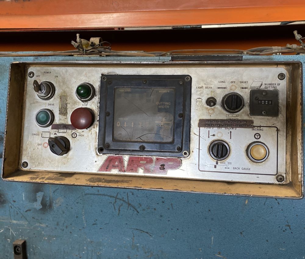 AMADA M-4045 POWER SQUIRING SHEAR