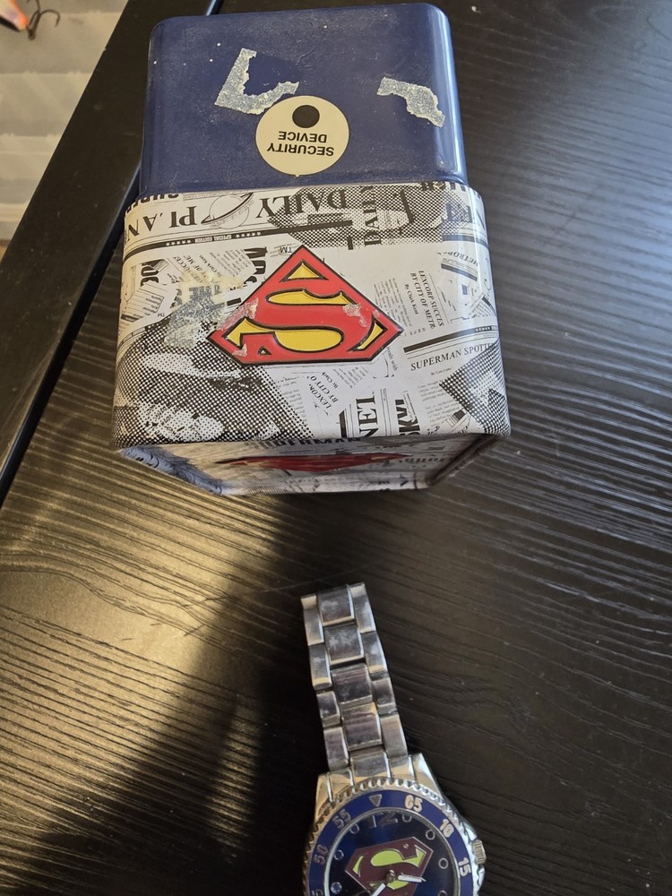 TM & DC COMICS SUPERMAN WATCH. Will Need A Battery.