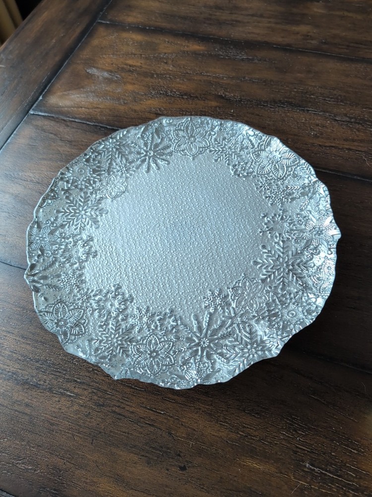 Snowflake Cake Stand In Silver/White