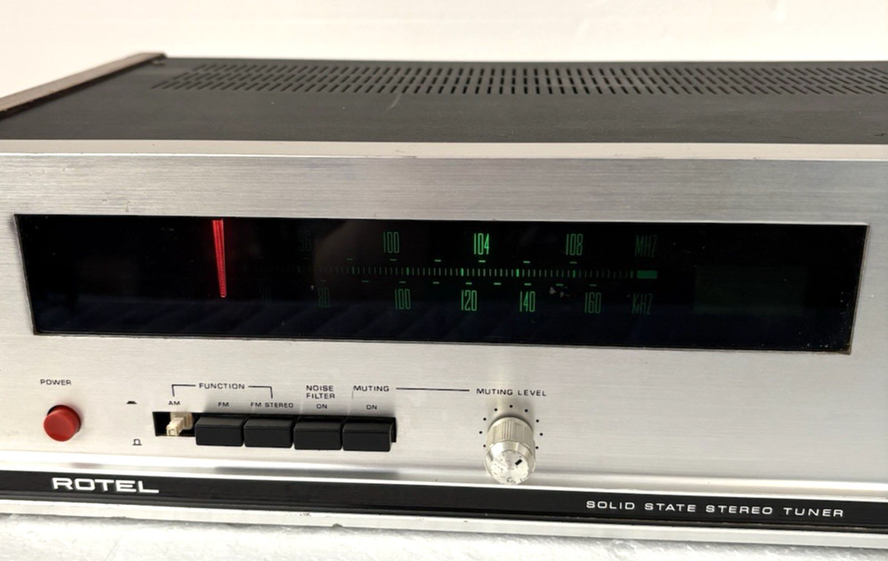 Rotel Solid State Stereo Tuner RT-620 Tested & Working!