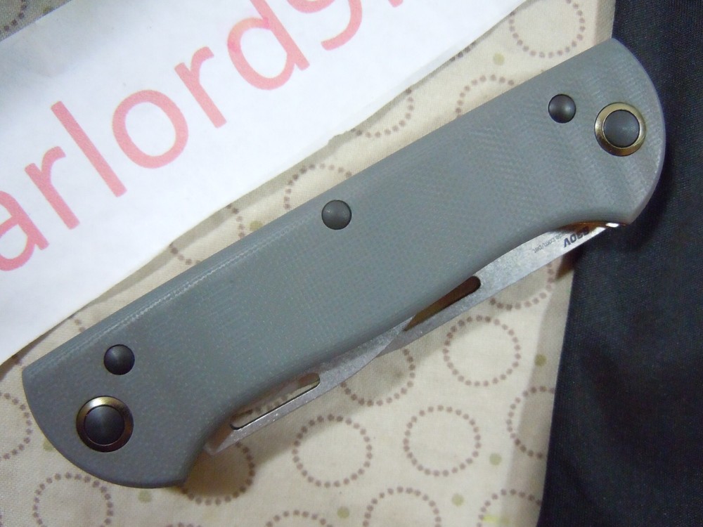 BENCHMADE WEEKENDER 317 FOLDING BLADE KNIFE.