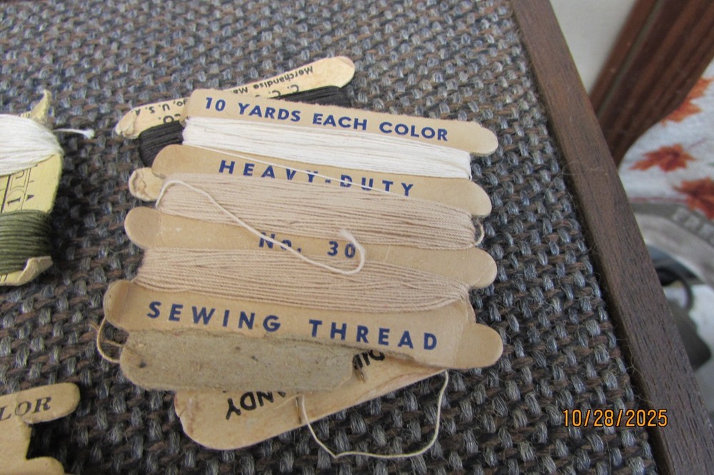 WW2 US Army HBT Red Cross Sewing Kit with Buttons / Siskiyou Co.