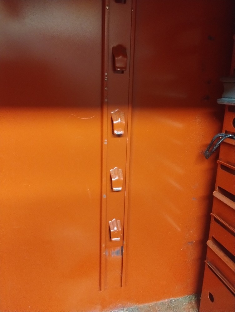 6 or 8 Drawer TOOL BOX DRAWER LOCKING TRACK SET. #U22