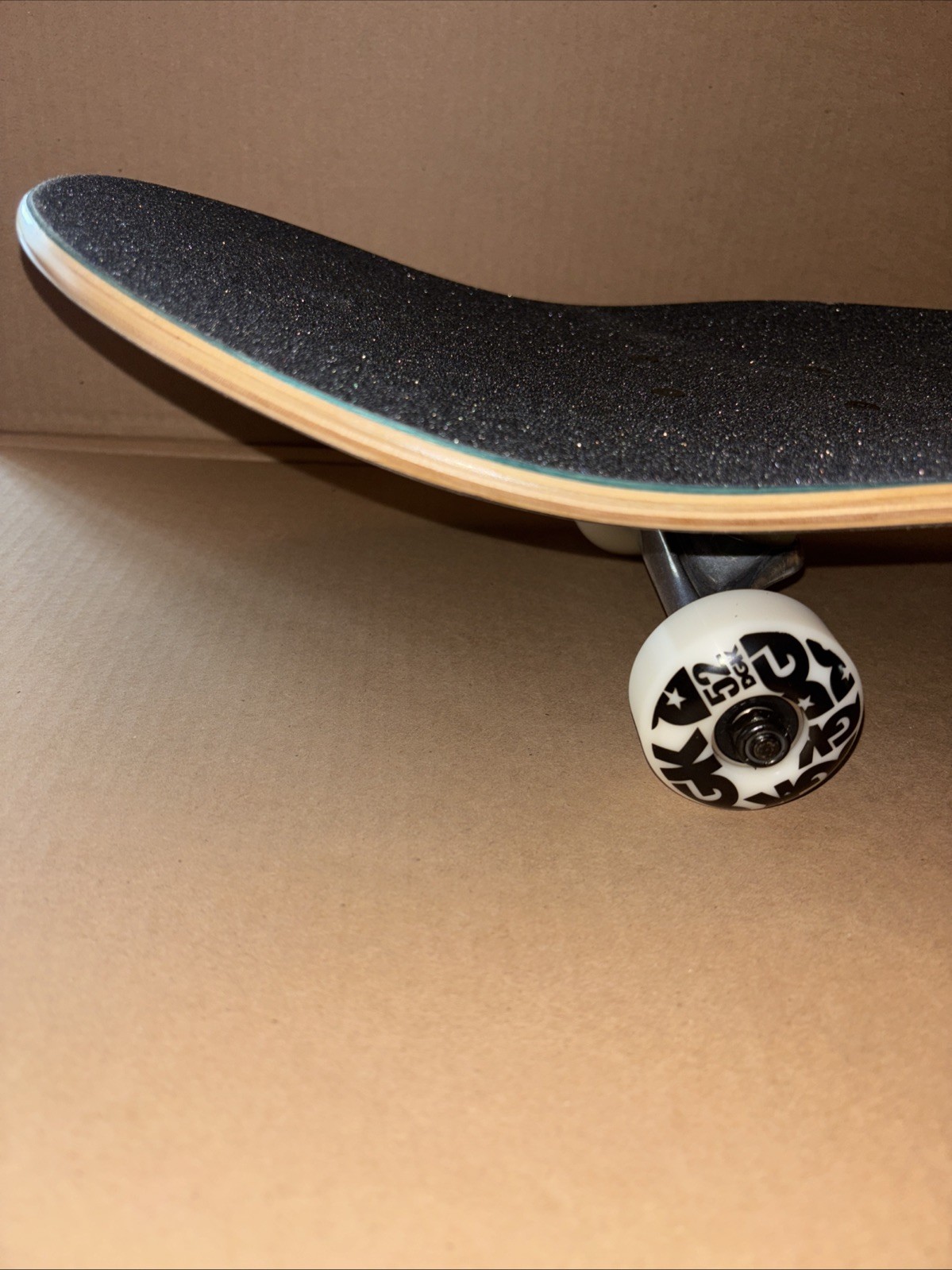 DGK Skateboard Complete Friends Alien Mickey 8.0"