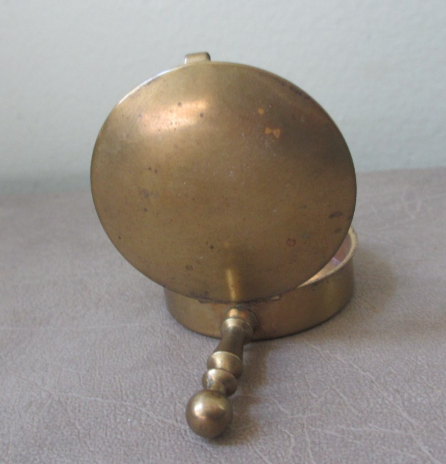 Vintage Brass Portable Pocket Round Cigarette Ashtray Flip Lid