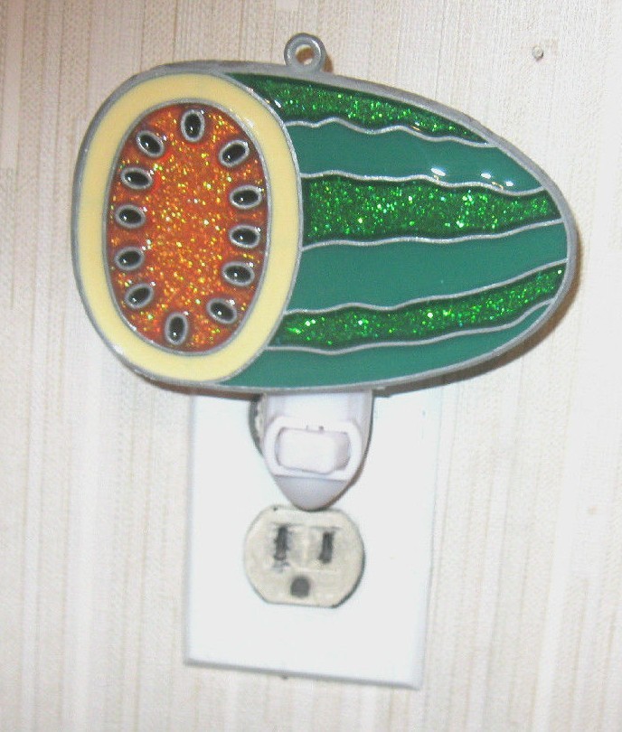 WATERMELON NIGHTLIGHT (KITCHEN FRUIT SUNCATCHER LIGHT)