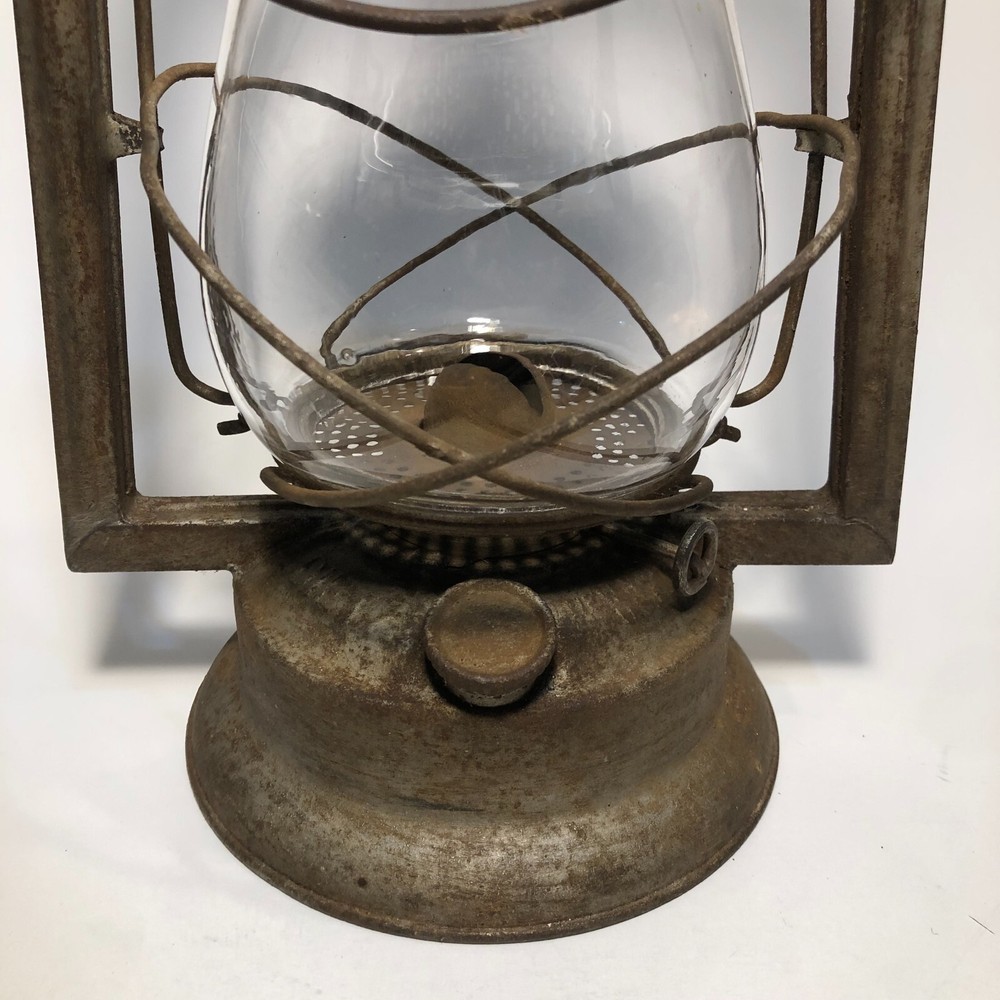 Antique Dietz Victor Lantern With Globe