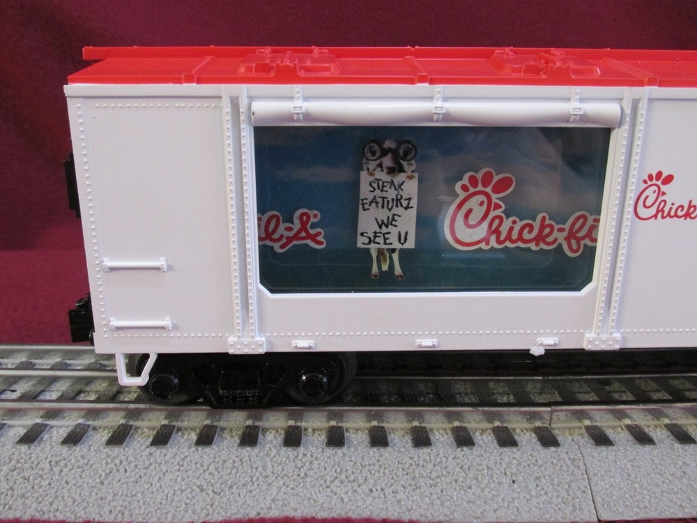 MTH 30-79397 CHICK-FIL-A OPERATING ACTION BOXCAR, O