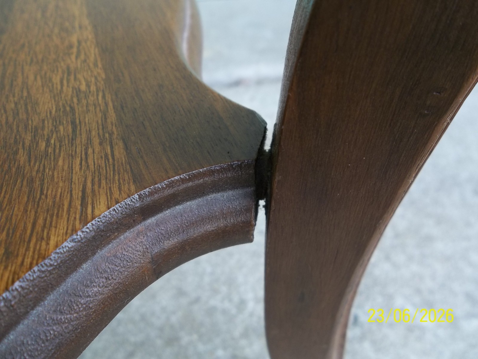 Vintage Bensinger's Outfitting Company Carved Walnut Accent Table Plant Stand