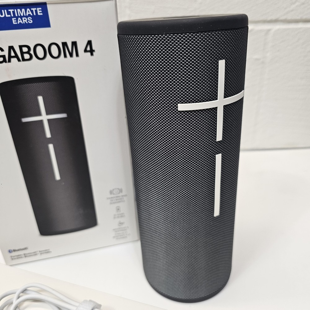 Ultimate Ears MEGABOOM 4 Bluetooth Speaker, Active Black. Used