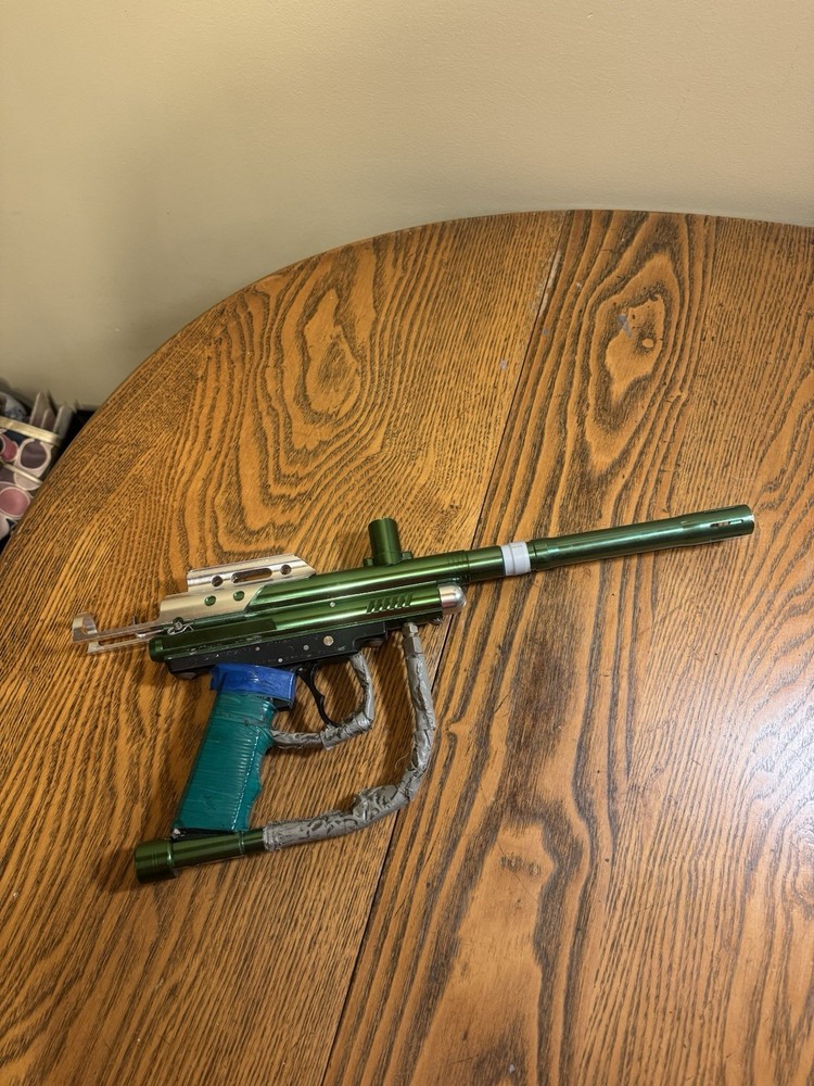 Nice Spyder Aggressor XT Paintball Gun