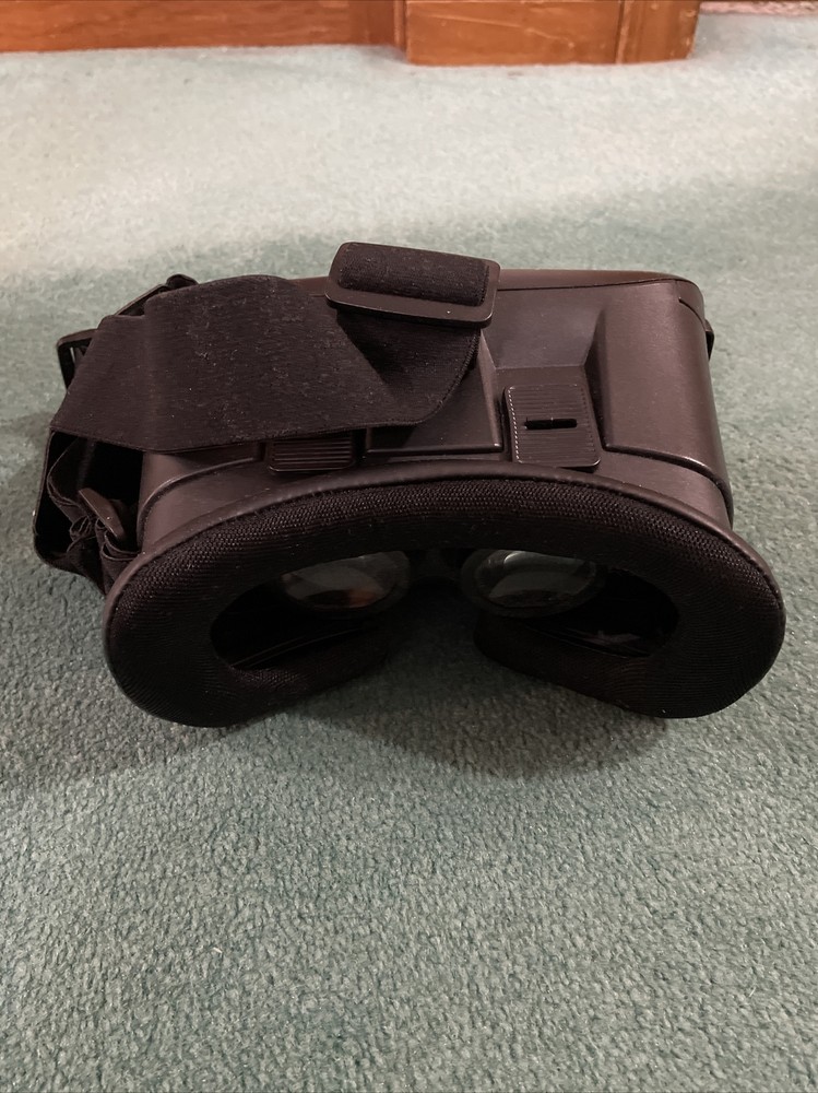 3D Cynoculars Virtual Reality Headset With Wireless Gaming Remote Control Used