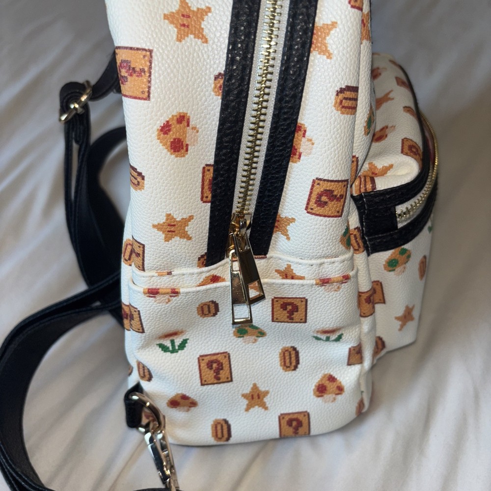 UNIVERSAL STUDIOS Hollywood Super Nintendo World 8 Bit Mini Backpack NWOT