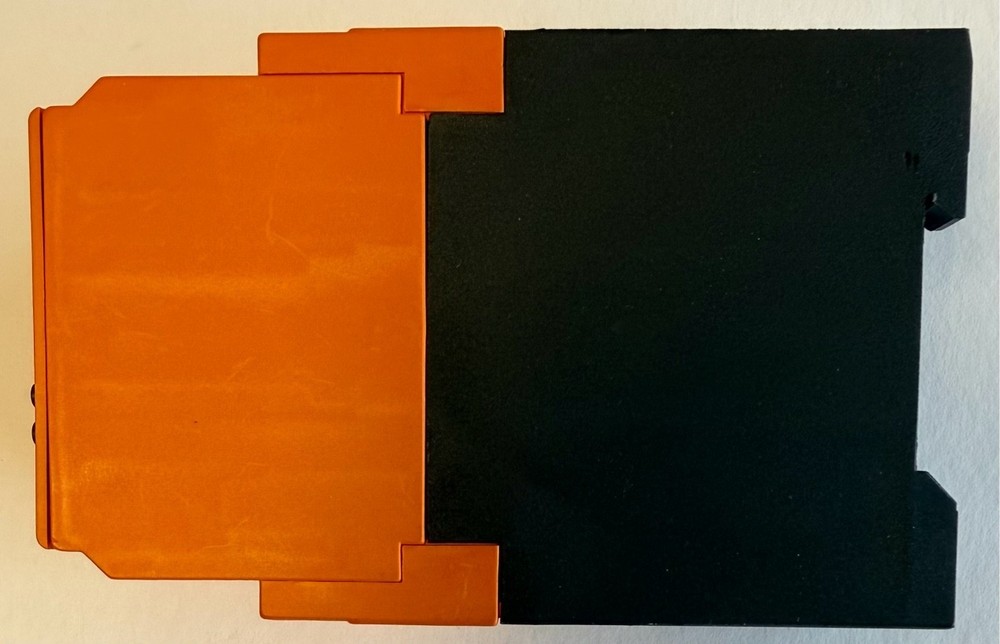 IFM Electronic Programmable Frequency-Current Converter / DW2503 / New Without Original Packaging