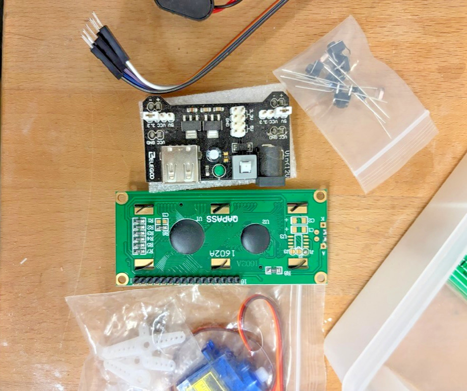 ardunio sensor kit base with many relevant accessories