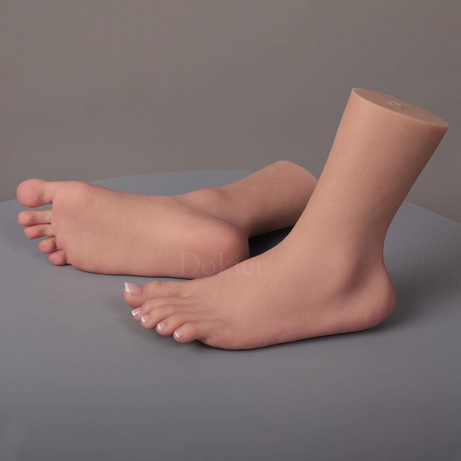 Realistic Silicone Female Foot Model Lifesize Mannequin Display Fake Feet Model