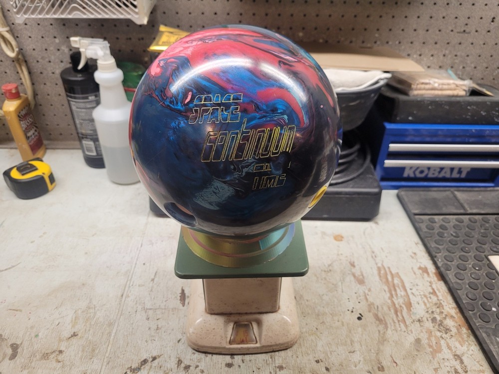 15# 900 Global, Space Time Continuum Bowling Ball