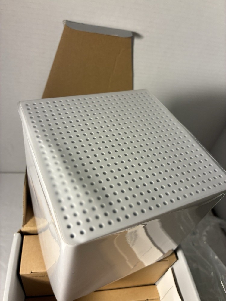 Verizon ARC-XCI55AX Internet Gateway Open Box