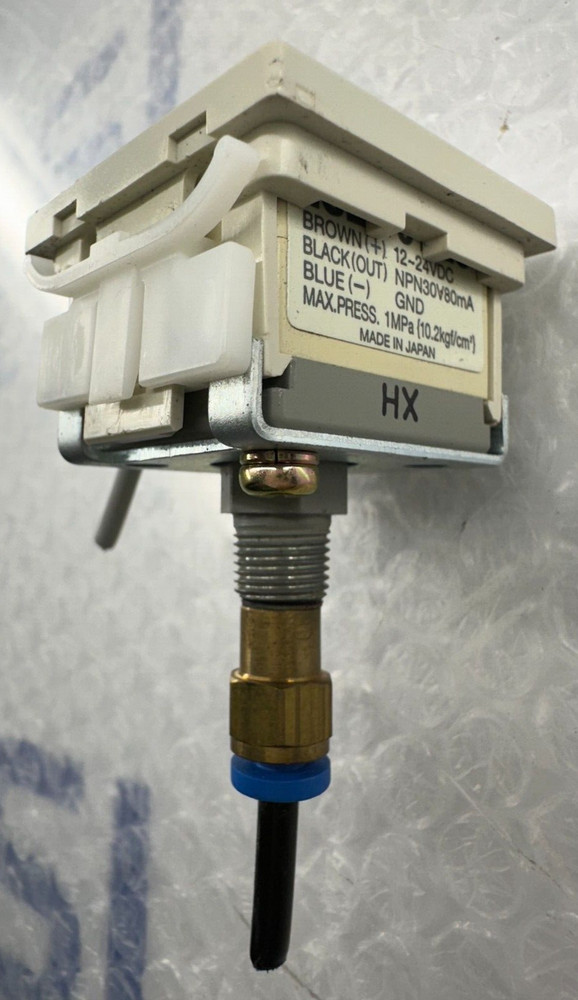 SMC ISE4-01-25 Digital Pressure Switch Sensor 12-24 VDC