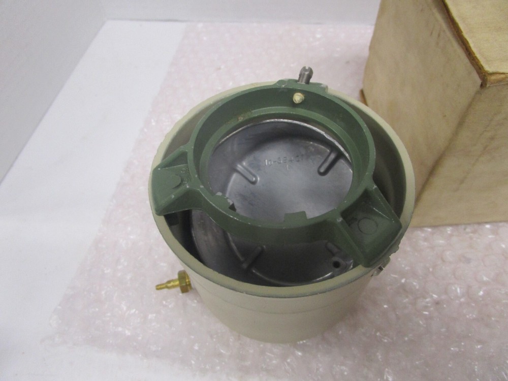 (1) Johnson Controls Diaphragm Actuator V-3000-2 (NEW IN BOX)