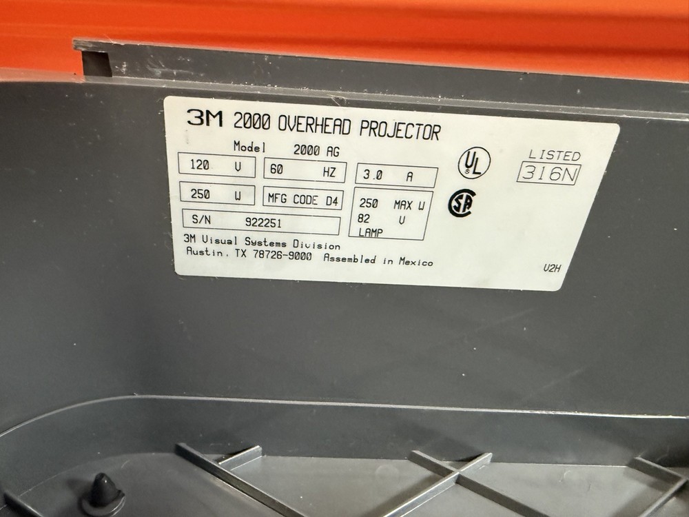 3M 2000 AG Overhead Projector Briefcase Portable Transparency TESTED