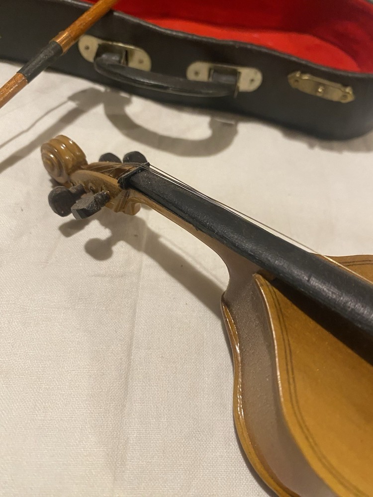 9” MINIATURE Violin Model with Carrying Case (M3)