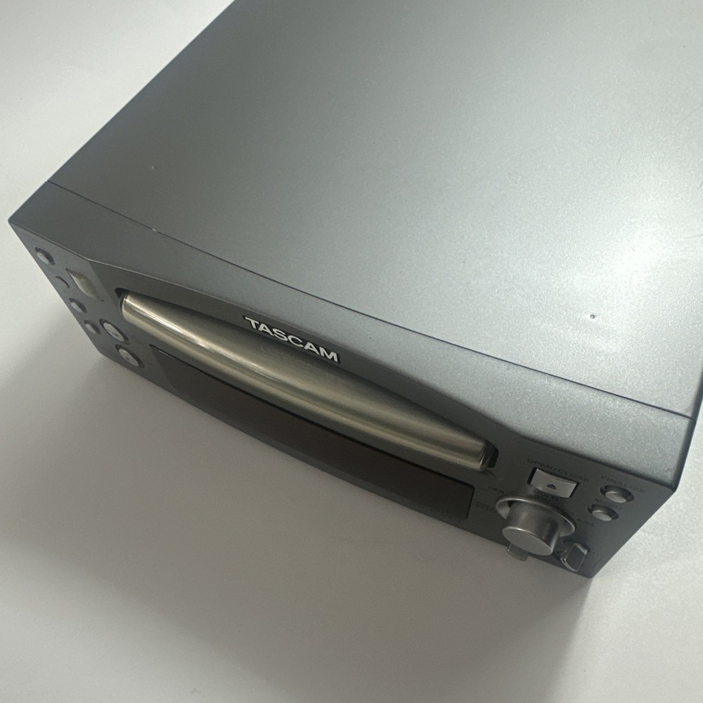TASCAM CD-RW4U Professional CD Rewritable Recorder – Tested & Working