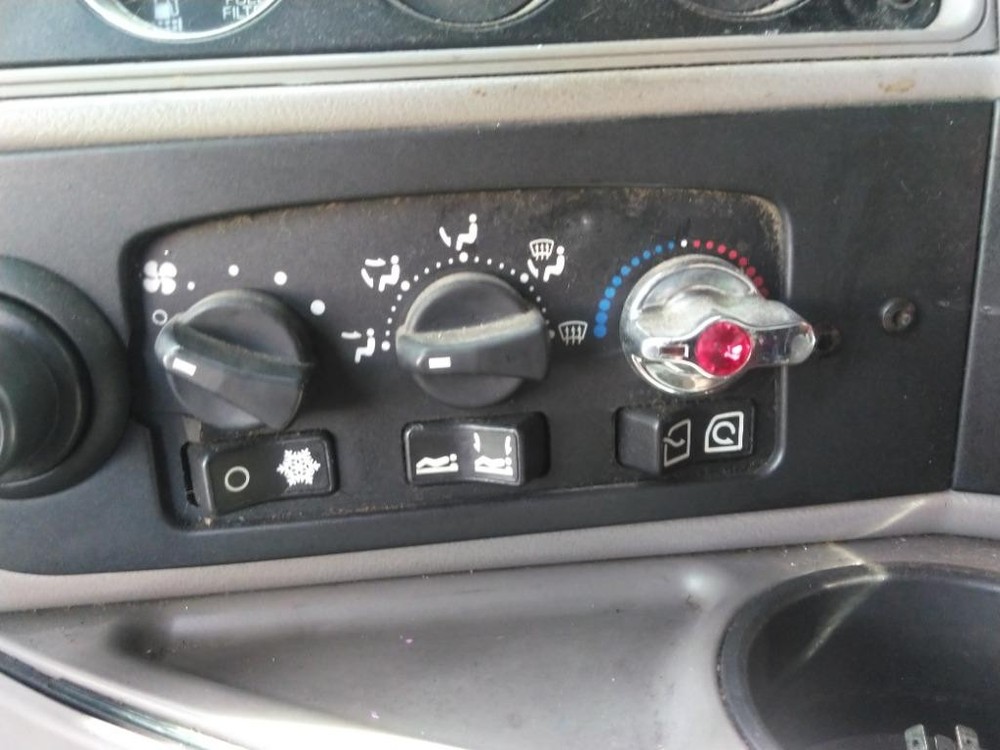 Replaces 2012 KENWORTH T700 TEMPERATURE CONTROL ,  FL