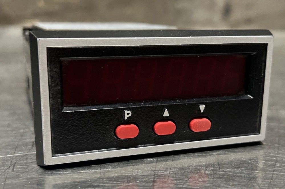 RED LION CONTROLS IMD1 VOLTAGE METER Nos Surplus No Original Box