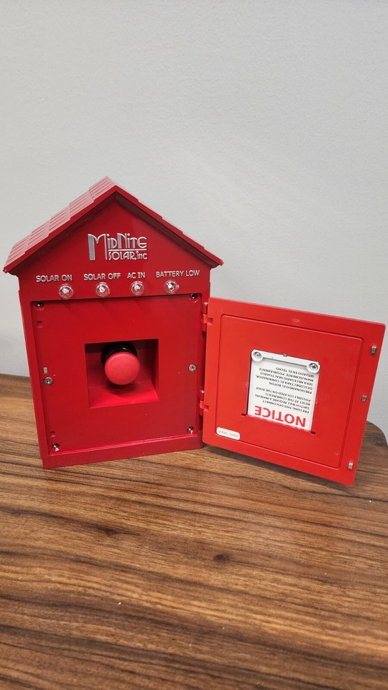 Midnite Solar Birdhouse