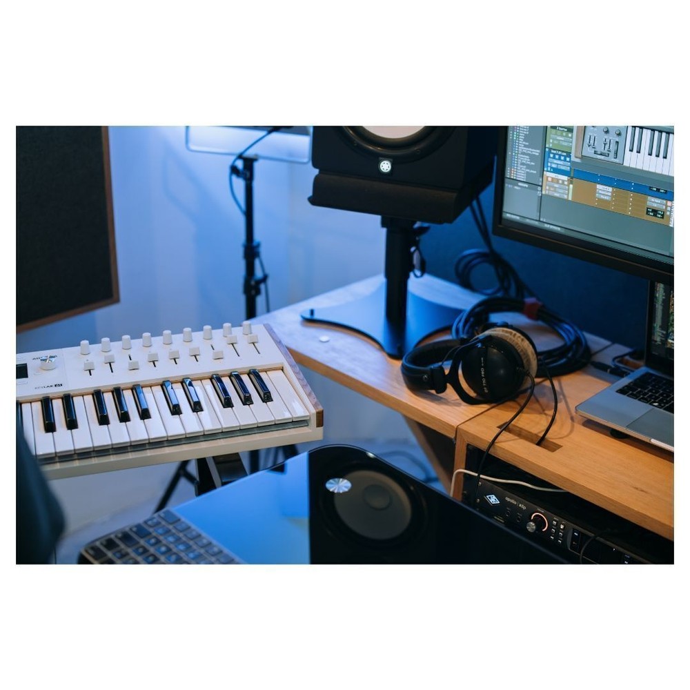 Arturia KeyLab Mk3 61 Keyboard White MIDI Controller with DAW Integration Bundle