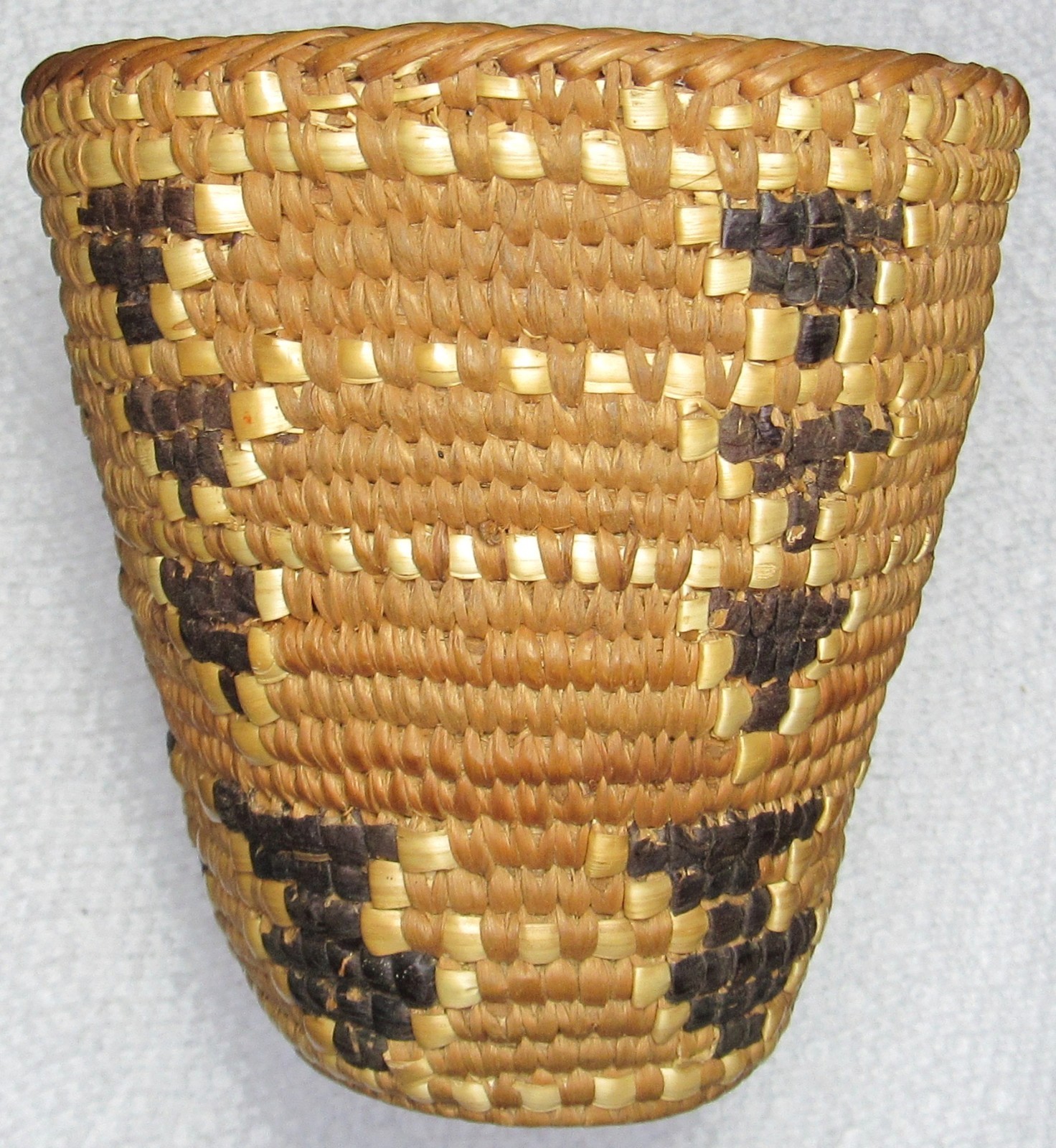 KLICKITAT PLATEAU INDIAN TREASURE IMBRICATED MOUNTAIN BASKET HAT NATIVE AMERICAN
