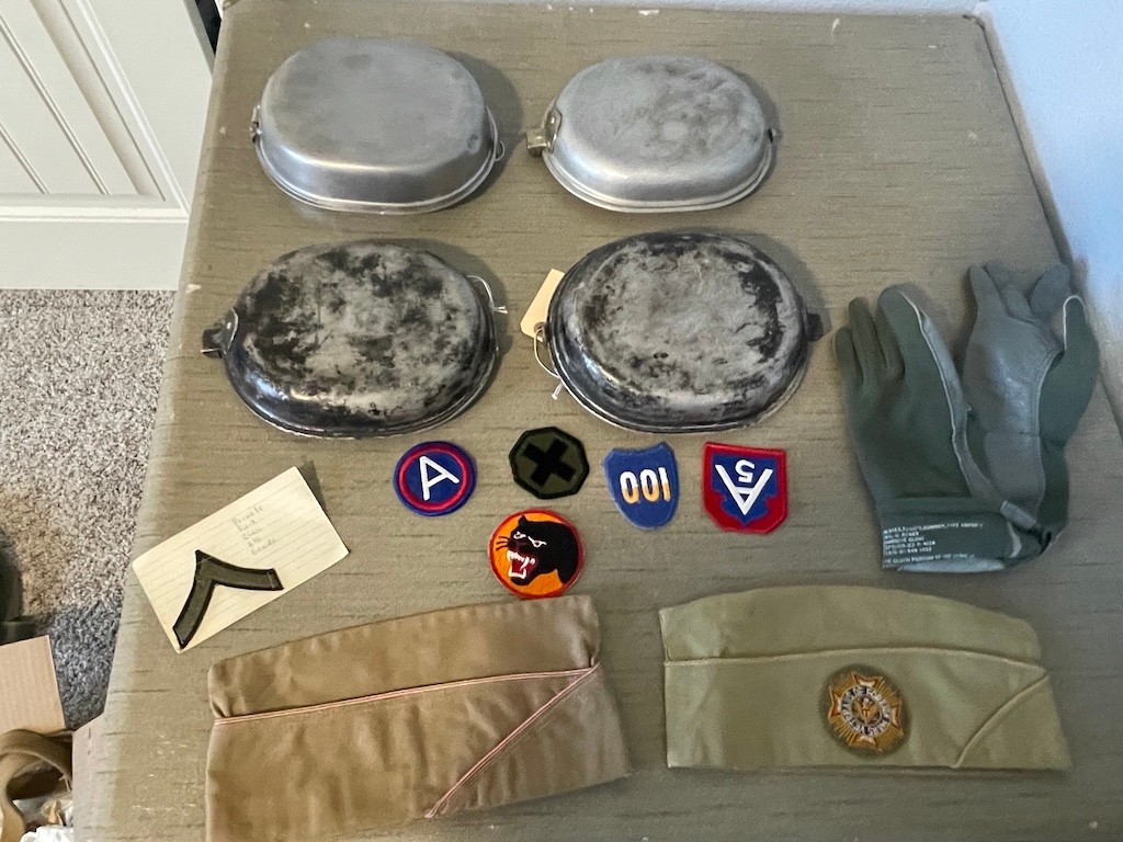 Vintage US Military Mess Kit 1945 WW2 WW1 Kits Patches WW2 Hats Caps Gloves LOT