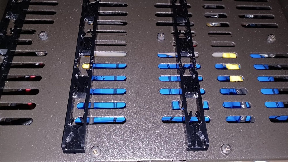 Allen Bradley 1389-M2 Mounting Rack / Chassis Module Ser A