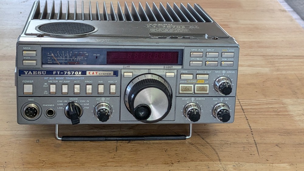 YAESU FT-757GX, Working , Nice transceiver
