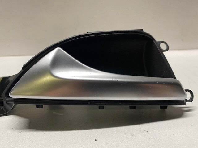 #2 2017-2019 INFINITI QX30 LEFT FRONT DRIVER INTERIOR HANDLE USED OEM