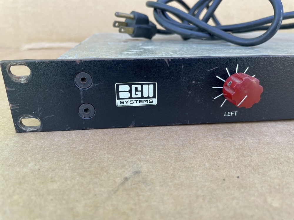 VINTAGE BGW SYSTEMS PROFESSIONAL POWER AMPLIFIER MODEL 75 RED KNOBS TESTED