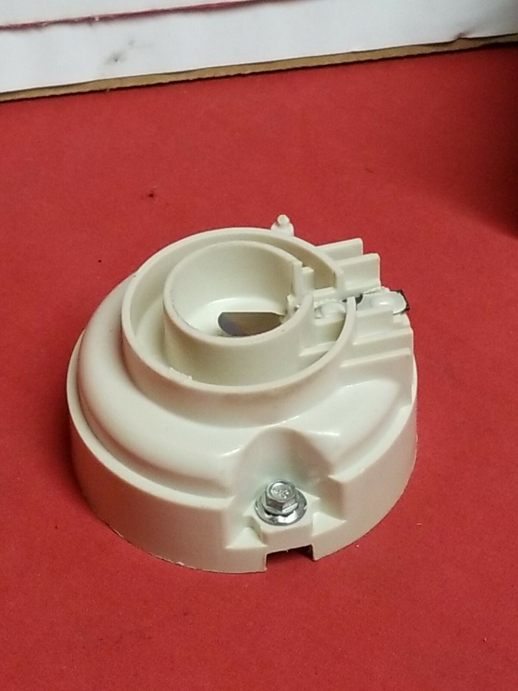 NOS MOPAR 2.8 l ENGINE DISTRIBUTOR ROTOR 83501085