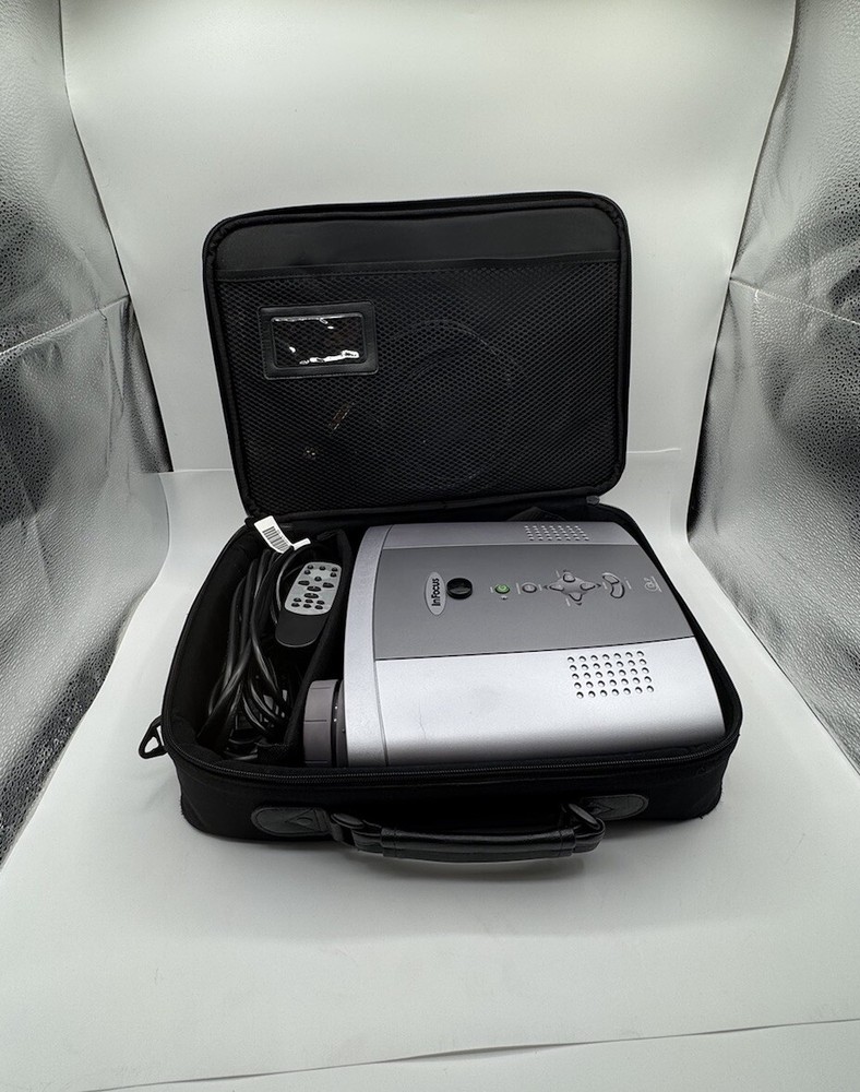 InFocus LP530 DLP Projector With Original Carrying Powers On Untested