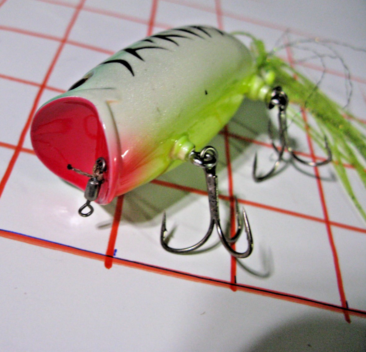 Chuck Woolery's MOTO CHUG lure, wiggles when pulled!, .7oz., 3" - NEW (unused)