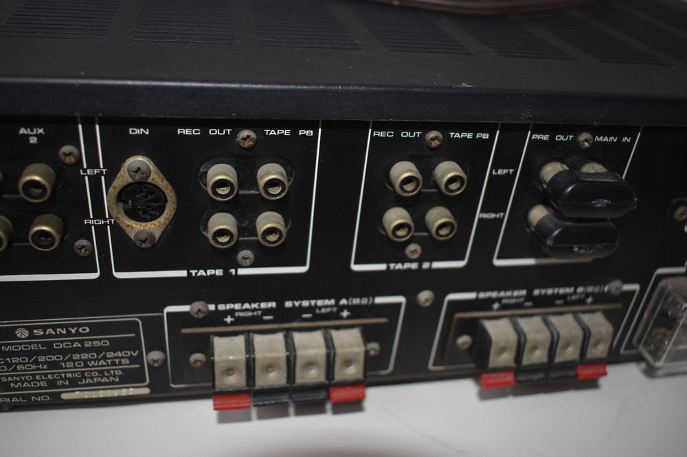 Vintage Sanyo DCA-250 Integrated Amplifier *Read Description*
