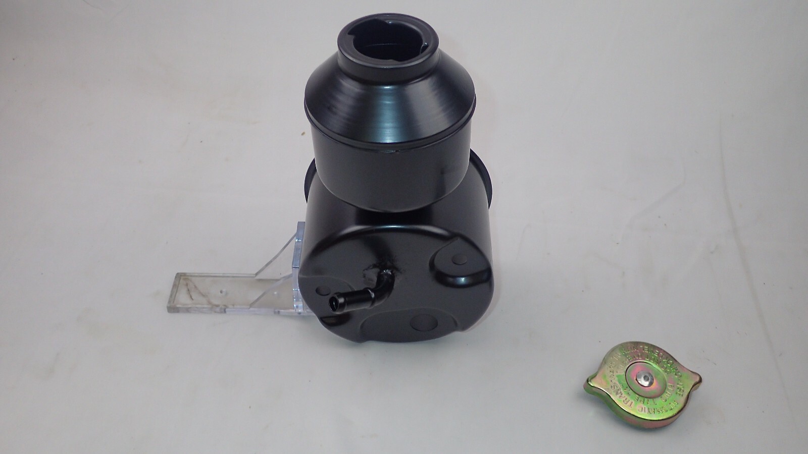 Sagniaw 143 Series power steering Reservoir c60 GMC international trucks 7840124