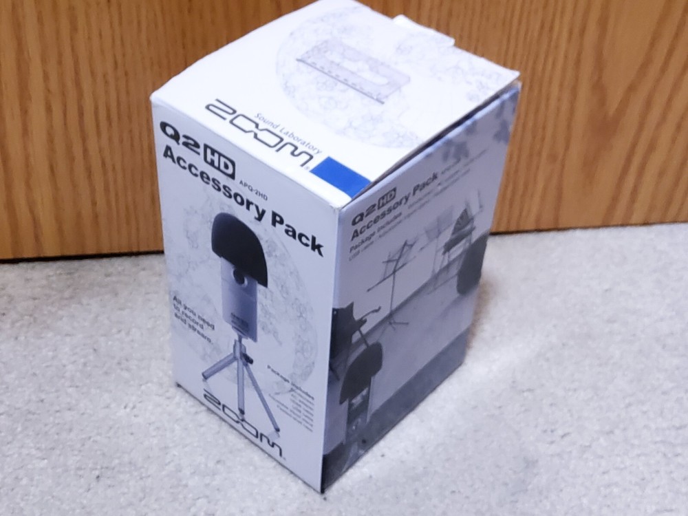 Zoom Q2HD Video Recorder Bundle with Complete Accessory Pack Tested