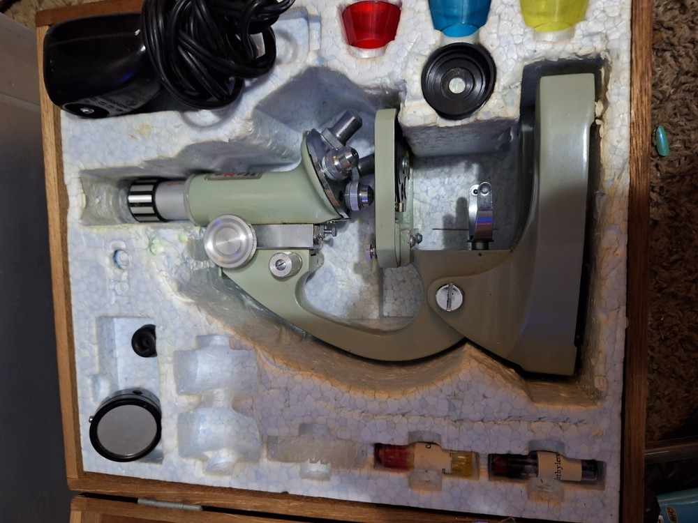Vintage Tasco 900X Zoom Microscope.