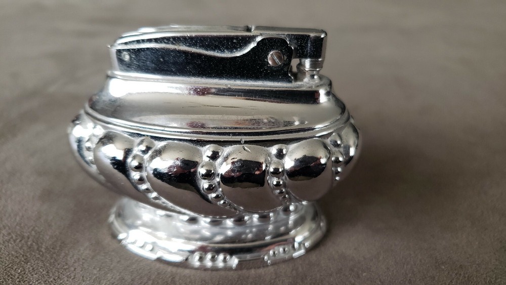 Vintage 1950´s RONSON CROWN TABLE LIGHTER Silver Plated.