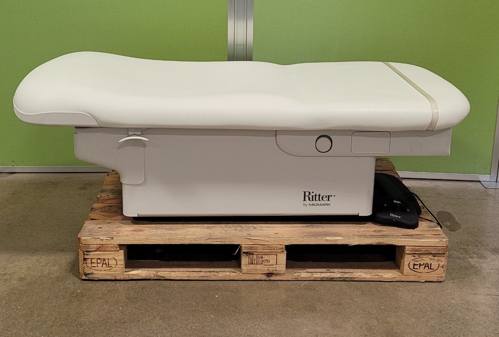 Midmark Ritter 224 Exam Table