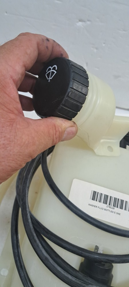E-one PETERBILT/ FREIGHTLINER WINDSHIELD WASHER PUMP and tank 278028