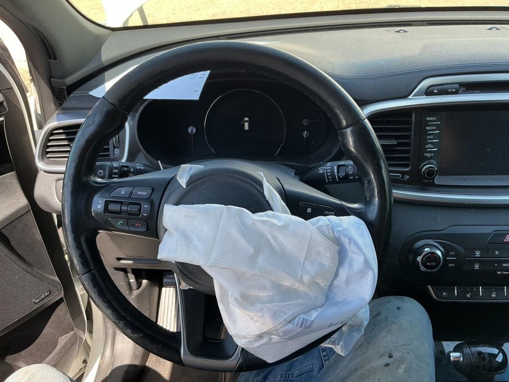 SORENTO 2016 Glove Box 5035181