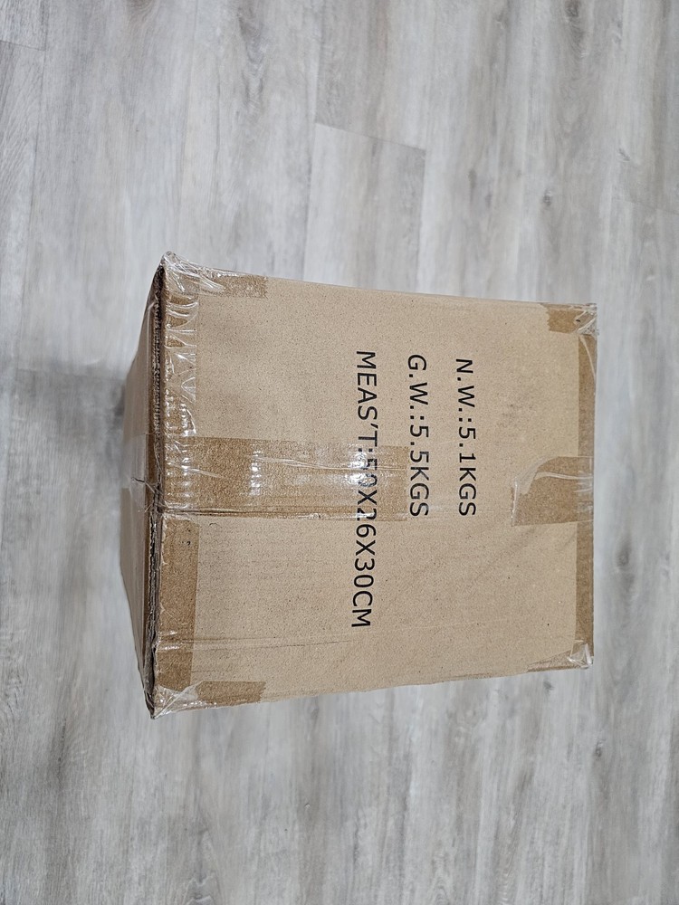 Nonwoven Pp Isolation Gown Disposable, 100 PACK