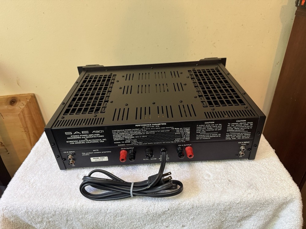 SAE A301 High Resolution amplifier